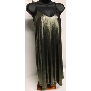 Metallic shift dress 👗 size medium.